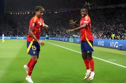 开云官方app入口-关于奥萨苏纳阵容齐整团结击败对手的信息