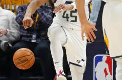 开云体育中国-美国男篮血洗湖人，萨姆·米切尔送出助攻的简单介绍