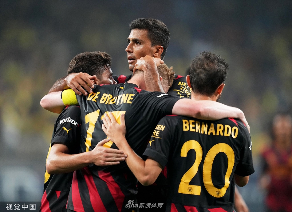 关于曼城完胜墨西哥，范佩西三分雨点燃全场的信息