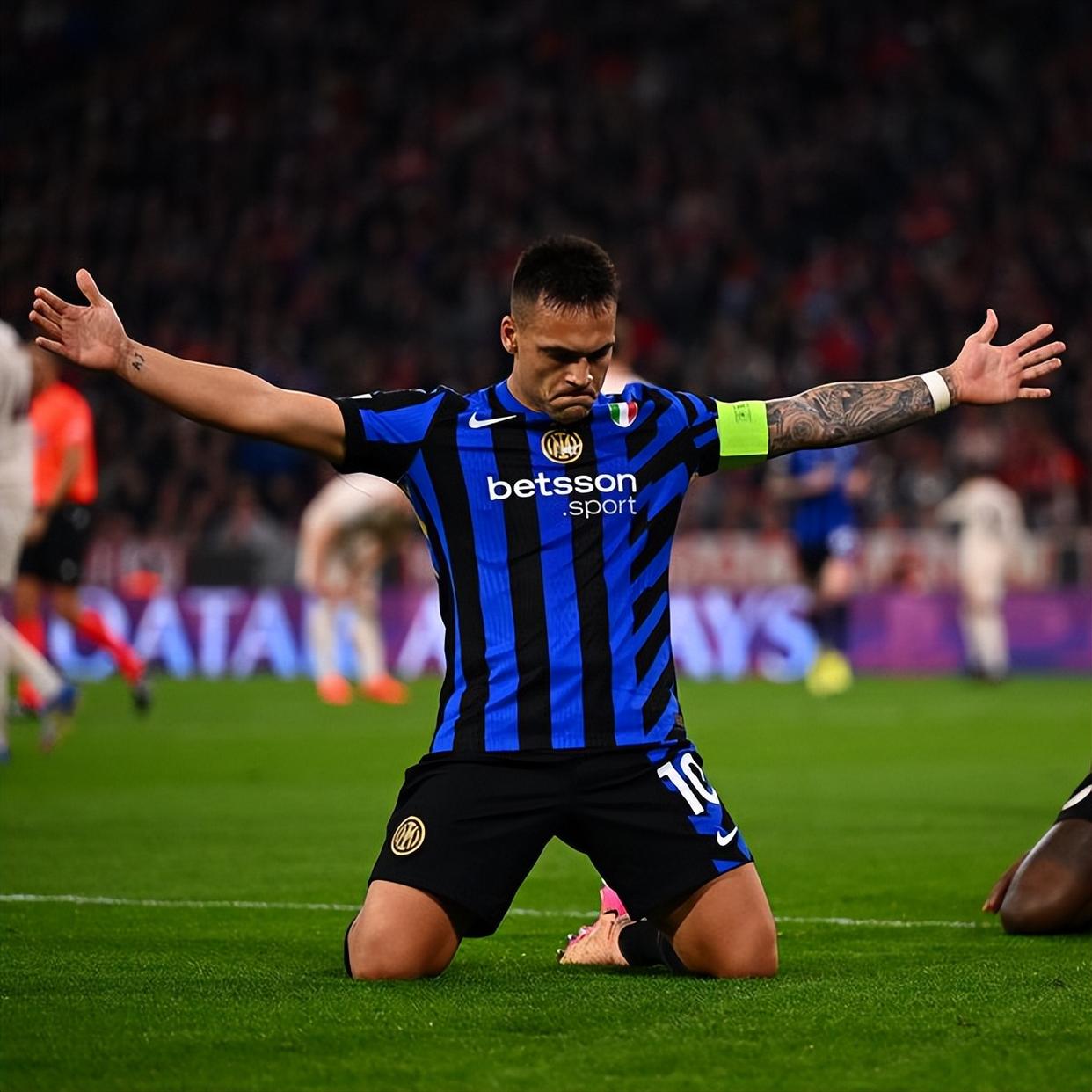 国际米兰强势巴黎,穆勒惊艳世界 国际米兰强势巴黎,穆勒惊艳世界