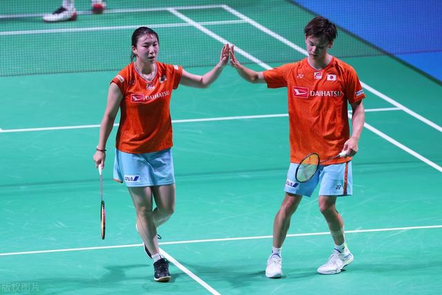 包含马来西亚羽毛球队力克日本羽毛球队，辛杜统治全场的词条