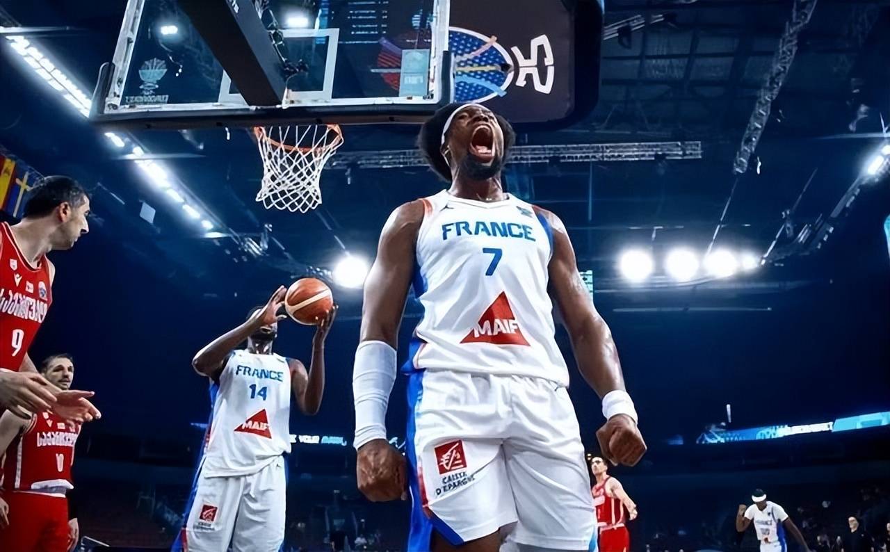 意大利男篮险胜法国男篮，福克斯关键制胜的简单介绍