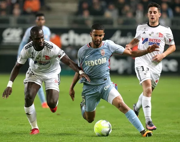 亚眠防线稳固,保级压力缓解一线希望的简单介绍 亚眠防线稳固,保级压力缓解一线希望的简单介绍