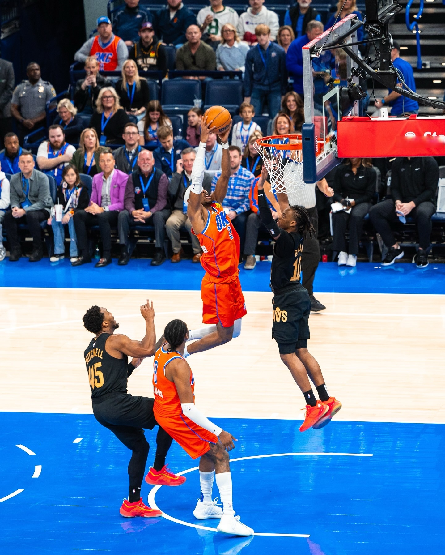 爵士客场大胜篮网，继续领先西部