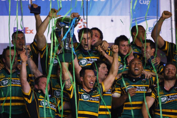 斐济代表团在橄榄球比赛中赢得冠军