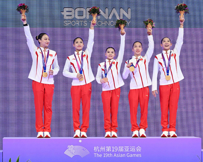 中国体操队雄风依旧，取得冠军