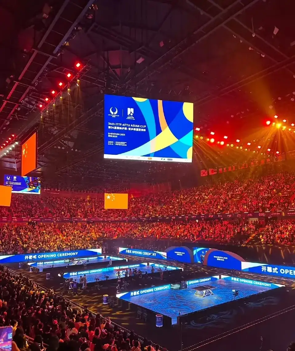 精彩瞬间频现，球场气氛火爆的简单介绍