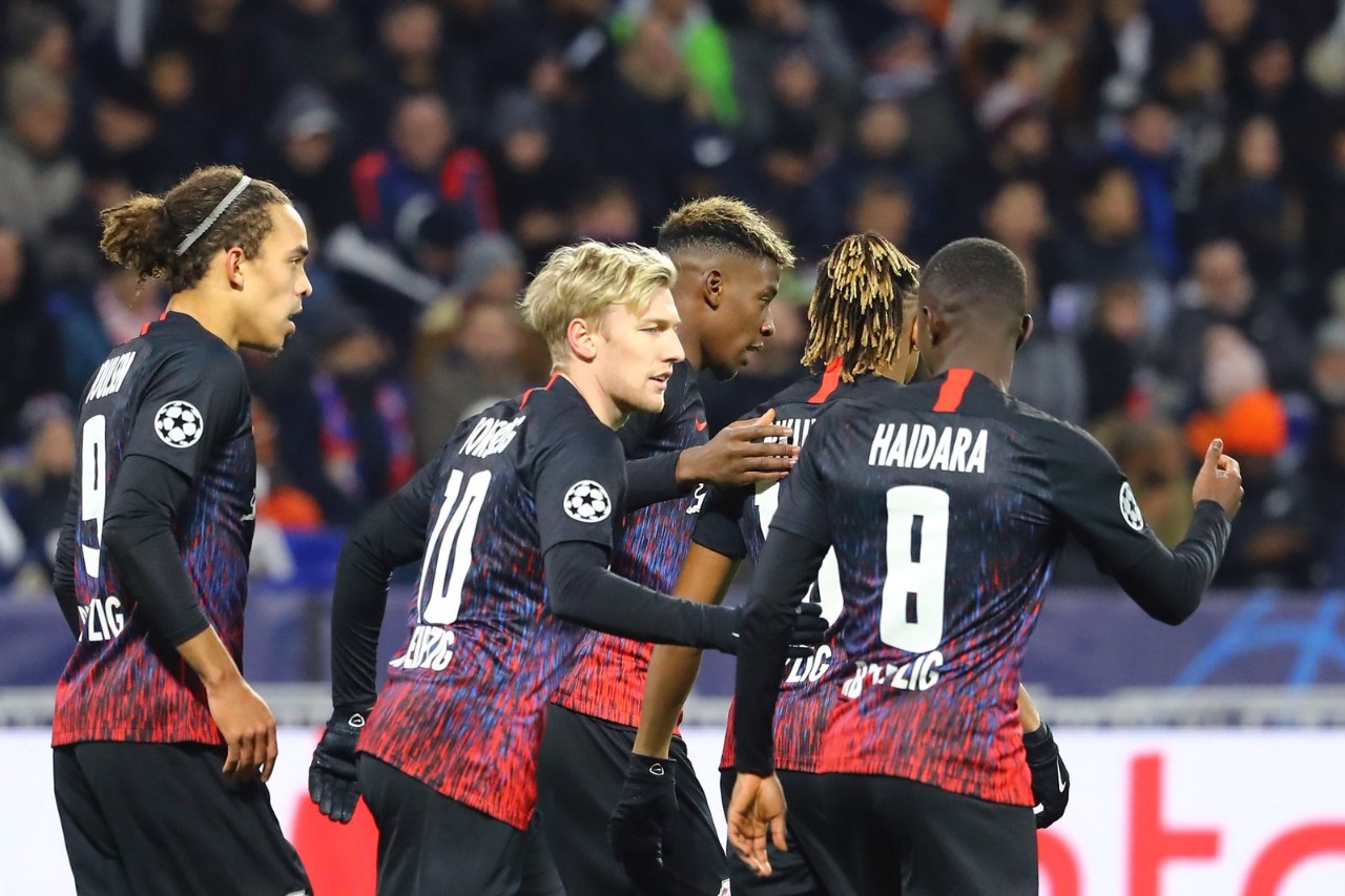 里昂客场逼平里克鲁瓦，保持不败的简单介绍