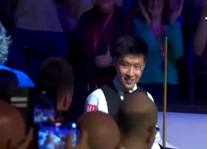 精彩瞬间连连，球员表现出色赢得掌声