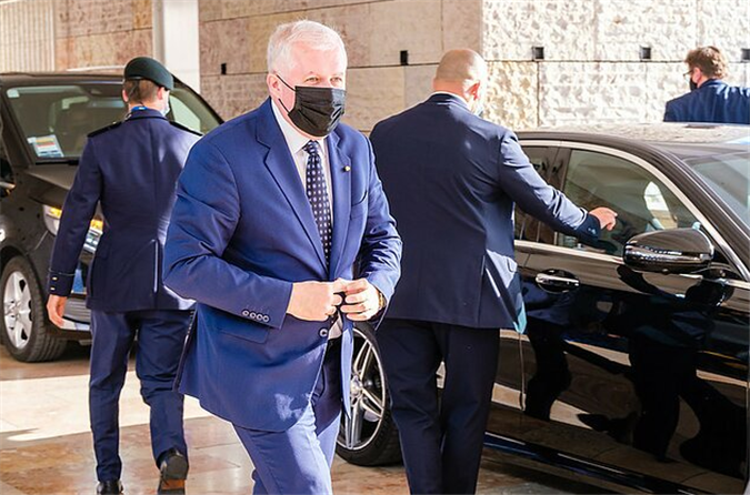 包含乌克兰对立陶宛,胜负将在赛场上一决高下的词条 包含乌克兰对立陶宛,胜负将在赛场上一决高下的词条