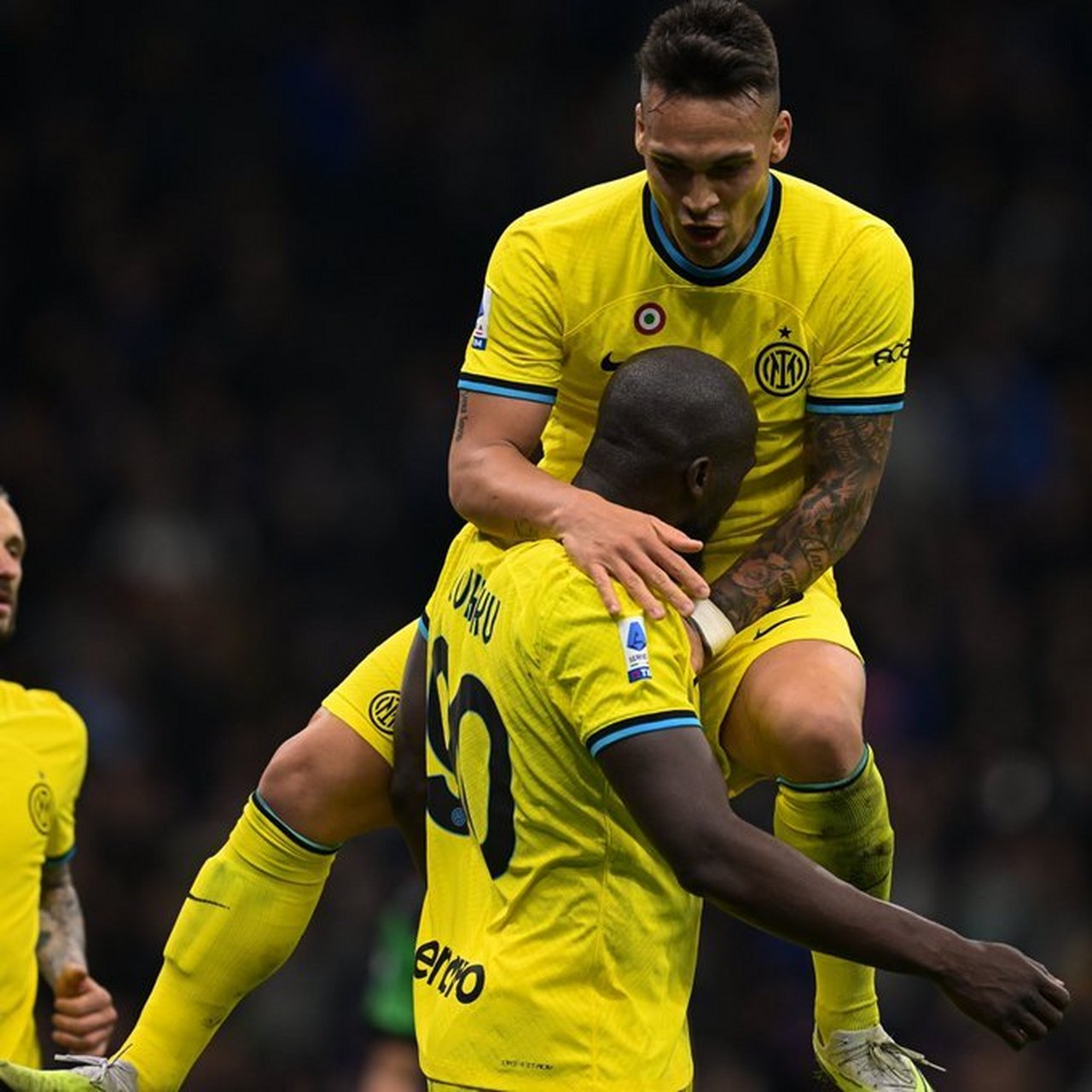 萨索洛主场全取三分，豪取胜利的简单介绍