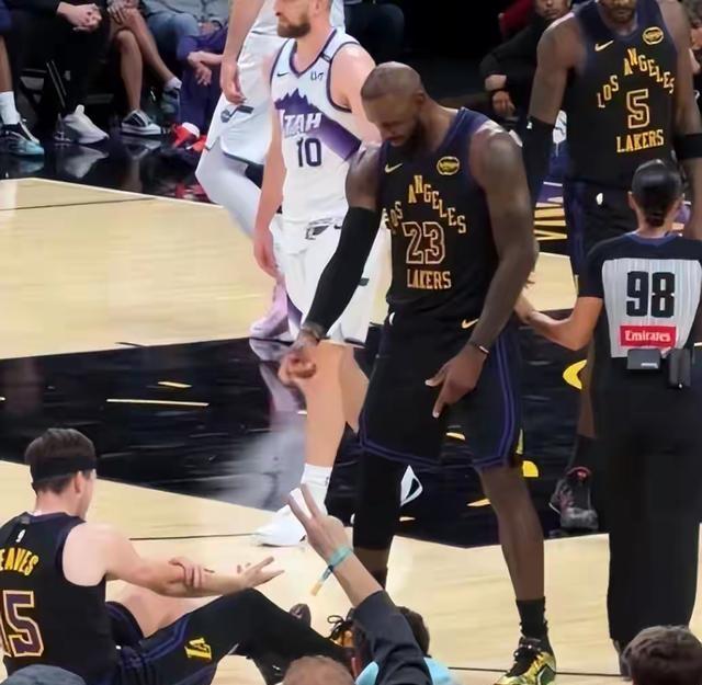 关于湖人碾压西班牙男篮，浓眉统治全场的信息