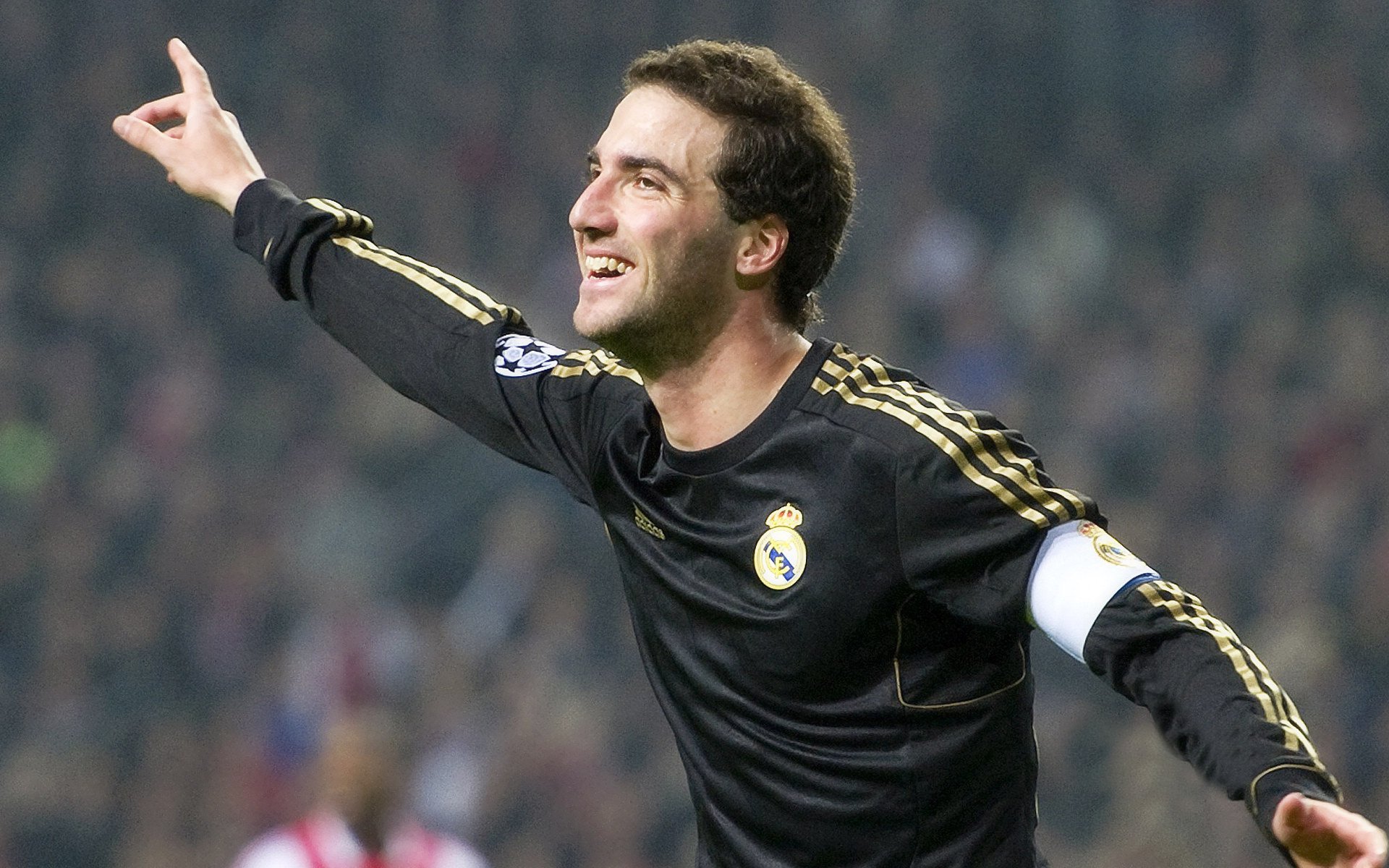 世界排名争夺战焦点战，皇家社会巅峰对决，伊朗胜出引热议